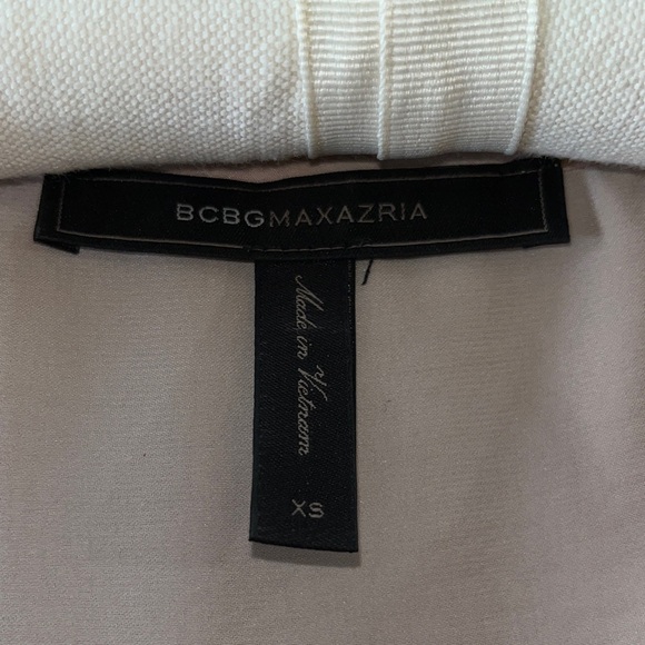 Sleeveless Ruffle Top - Picture 4 of 6